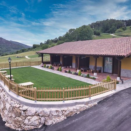 Apartamentos Fuente La Pipa Avín Extérieur photo
