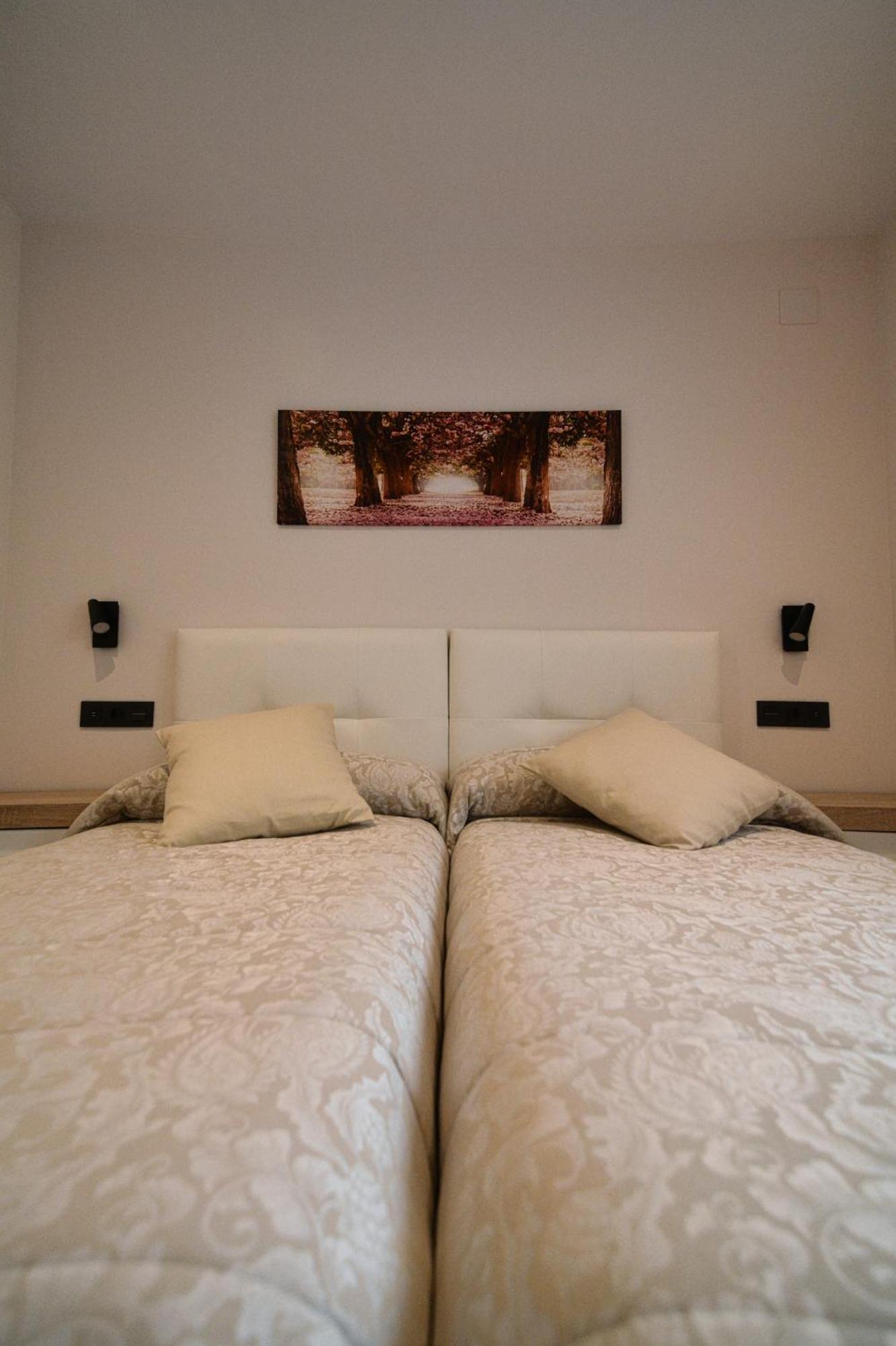 Apartamentos Fuente La Pipa Avín Extérieur photo